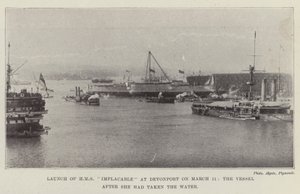 Stapellauf der HMS Implacable in Devonport am 11. März, das Schiff nach dem Wasserkontakt von English Photographer