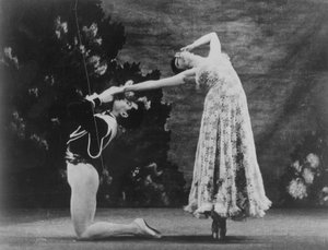Maude Lloyd und Hugh Laing in 