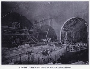 Mersey-Tunnel: Straßenbau in einer der Verzweigungskammern von English Photographer