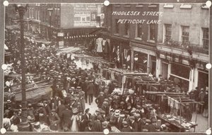 Middlesex Street auf Petticoat Lane von English Photographer