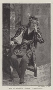 Miss Ada Rehan als Viola in Was ihr wollt von English Photographer