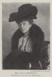 Miss Alice Roosevelt, Patin der neuen Yacht des Kaisers von English Photographer