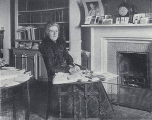 Mrs Humphry Ward in ihrem Arbeitszimmer von English Photographer