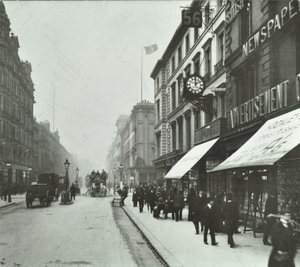 New Oxford Street: Blick nach Westen bei Bloomsbury Way, 1890 von English Photographer
