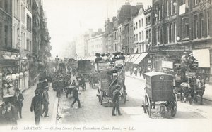 Oxford Street von Tottenham Court Road aus gesehen von English Photographer