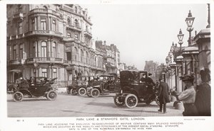 Park Lane und Stanhope Gate von English Photographer