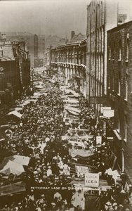 Petticoat Lane am Sonntagmorgen von English Photographer