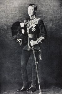 Porträt von Edward, Prinz von Wales, in seiner Uniform als Oberst der Welsh Guards
