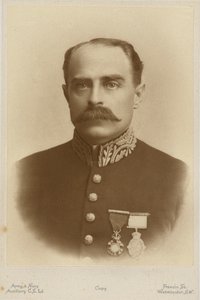 Porträt von Francis Younghusband (s/w Foto)
