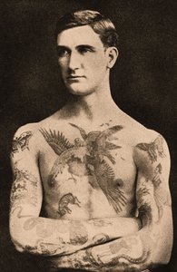 Porträt eines von Sutherland MacDonald tätowierten Mannes von English Photographer