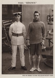 Prinz von Wales mit seinem Ordonnanzoffizier an Bord der HMS Renown (s/w Foto) von English Photographer