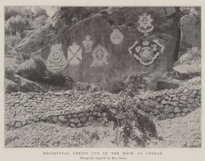 Regimentswappen in den Felsen von Cherat geschnitten von English Photographer