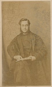 Reverend Tooth von English Photographer