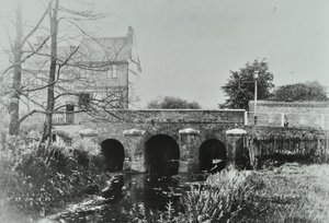 Roe Bridge, Mitcham Lane, 1897 von English Photographer