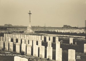 Saint-Charles de Potyze Friedhof, Ypern von English Photographer