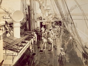 Deckschrubben der HMS Calliope