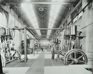 Southern Outfall Sewer, Crossness: Innenansicht des Maschinenhauses, 1894 von English Photographer