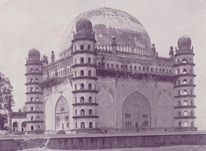 Sultan Muhammads Grab, Bijapur von English Photographer
