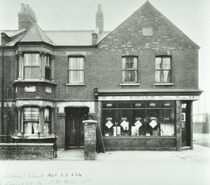 The Beehive Dining Rooms 97.0 ALB, 1899 von English Photographer