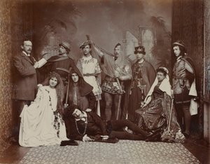 Die Besetzung von Hamlet, Winter Gardens, Cheltenham, 1895 von English Photographer