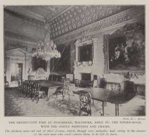 Das zerstörerische Feuer in Stourhead, Wiltshire, 16. April, das Speisezimmer mit den kostbaren Gemälden und Stühlen von English Photographer