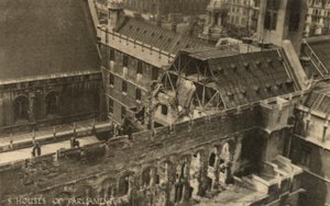 Die Houses of Parliament, London, zeigen Bombenschäden während des Zweiten Weltkriegs von English Photographer