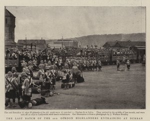 Die letzte Gruppe der 2. Gordon Highlanders beim Einsteigen in Durban von English Photographer