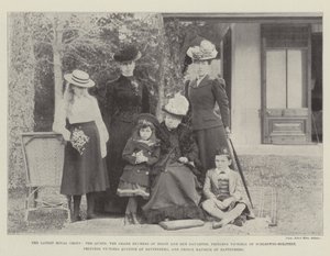 Die neueste königliche Gruppe, die Königin, die Großherzogin von Hessen und ihre Tochter, Prinzessin Victoria von Schleswig-Holstein, Prinzessin Victoria, Eugenie von Battenberg und Prinz Maurice von Battenberg von English Photographer