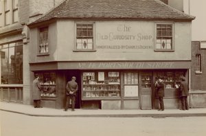 The Old Curiosity Shop, 14 Portsmouth Street, Lincolns Inn Fields, London von English Photographer