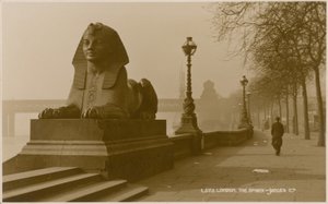 Die Sphinx neben Kleopatras Nadel