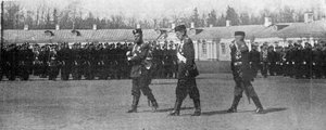 Der Zar und Großherzog Michaelovitch auf dem Paradeplatz in St. Petersburg, Illustration aus The King, 25. Mai 1901
