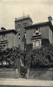 Das Zuhause von Theodore Watts-Dunton (1832-1914) in Putney Hill von English Photographer