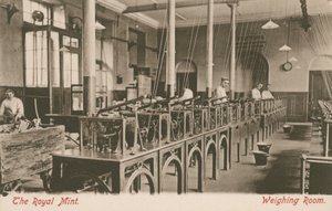 Der Wägeraum der Königlichen Münze, London von English Photographer