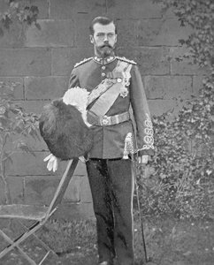 Zar Nikolaus II. in der Uniform der Royal Scots Greys von English Photographer