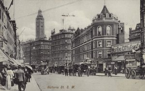 Victoria St, S W von English Photographer