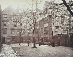 Ansicht von Barnards Inn, London, 1879 von English Photographer