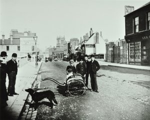 Wandsworth High Street: Blick nach Westen, 1890 von English Photographer