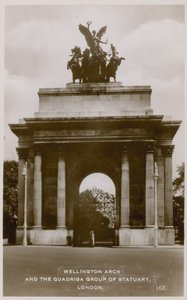 Wellington Arch und die Quadriga-Gruppe der Statuen von English Photographer