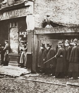 Winston Churchill während der Belagerung der Sydney Street, London 1911