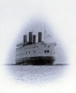 Werft Nr. 647, Baikal. Zeigt eine Heckansicht der eisbrechenden Zugfähre Baikal von English Photographer