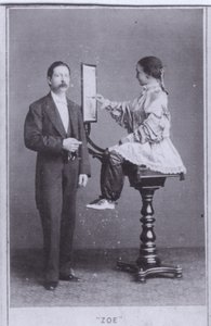 Zoe, die Zeichenautomatik von English Photographer