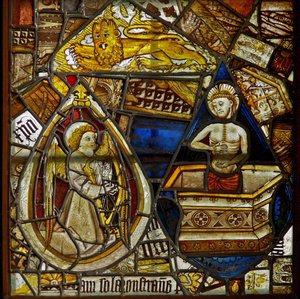 Christus des Mitleids erhebt sich aus dem Grab; auch ein Musikerengel mit Harfe und der Löwe des Heiligen Markus zwischen Fragmenten von English School