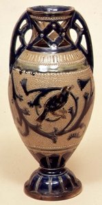 Bailey-Vase dekoriert von E. Bennett von English School