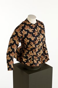 Schwarzes Mieder mit goldenem Ahornblattmuster, ca. 1860-70 von English School