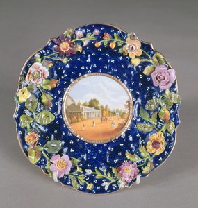Chamberlains Worcester Teller mit Blumenverzierung und Ansicht des Montpellier Pump Room, Cheltenham, 1820