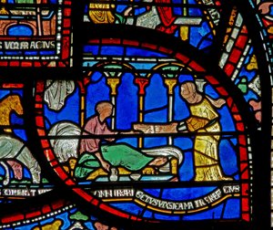Detail aus dem Wunderfenster, das die Geschichte von Richard Sunieve darstellt