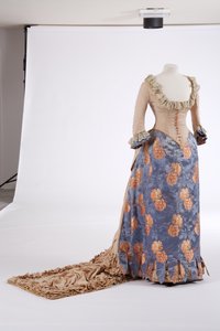 Abendkleid, 1880er Jahre von English School