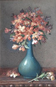 Blumen in einer blauen Vase