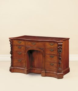 George III Kniehohlschreibtisch, zugeschrieben Wright & Elwick (fl. 1747-71), ca. 1760