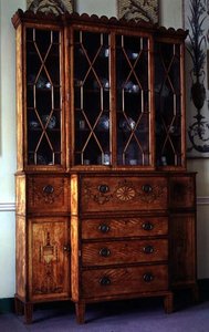 Bemalter und eingelegter Sekretär-Bücherschrank, um 1785